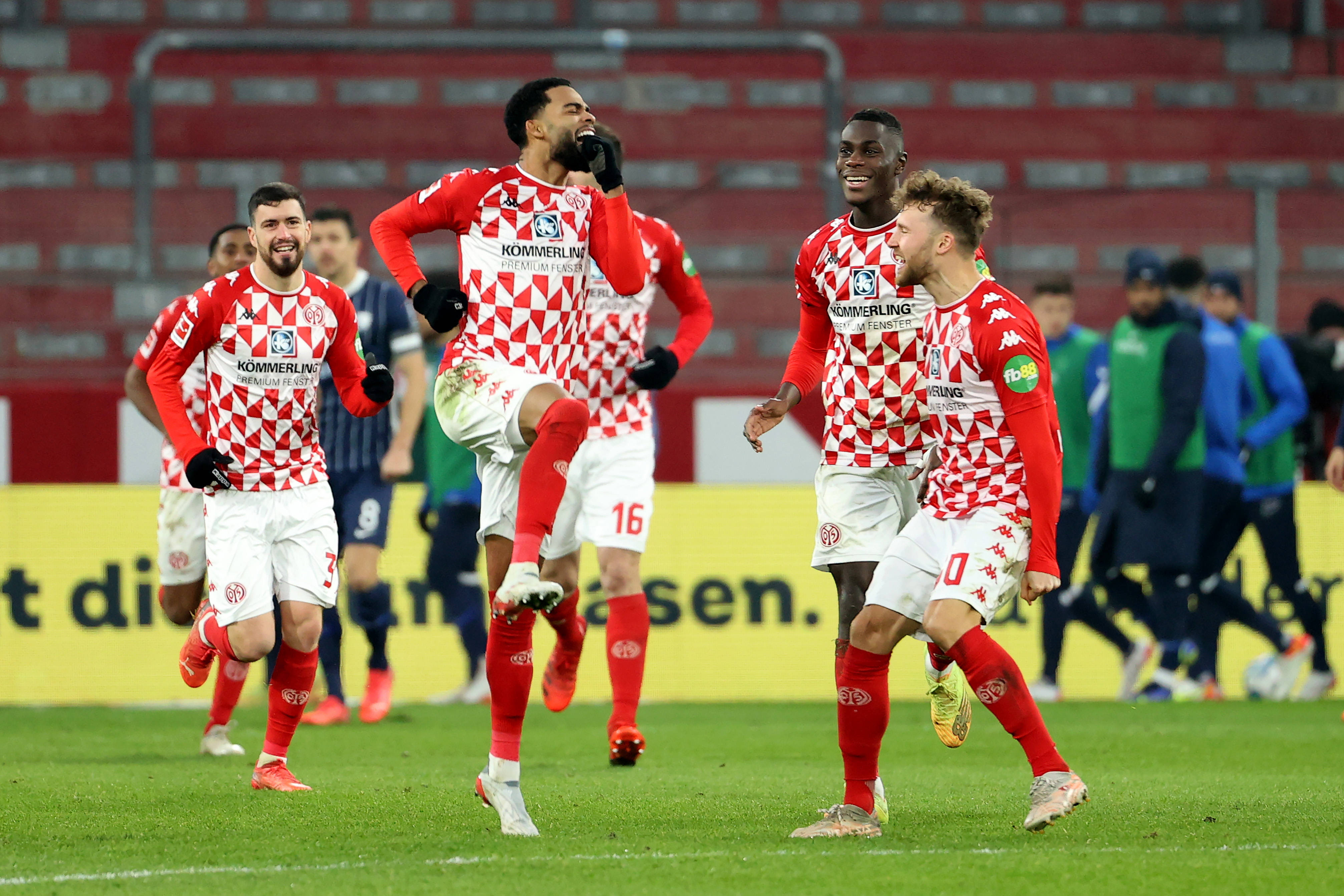 od体育网址-拜仁慕尼黑带伤出战，领队助球队连胜的简单介绍