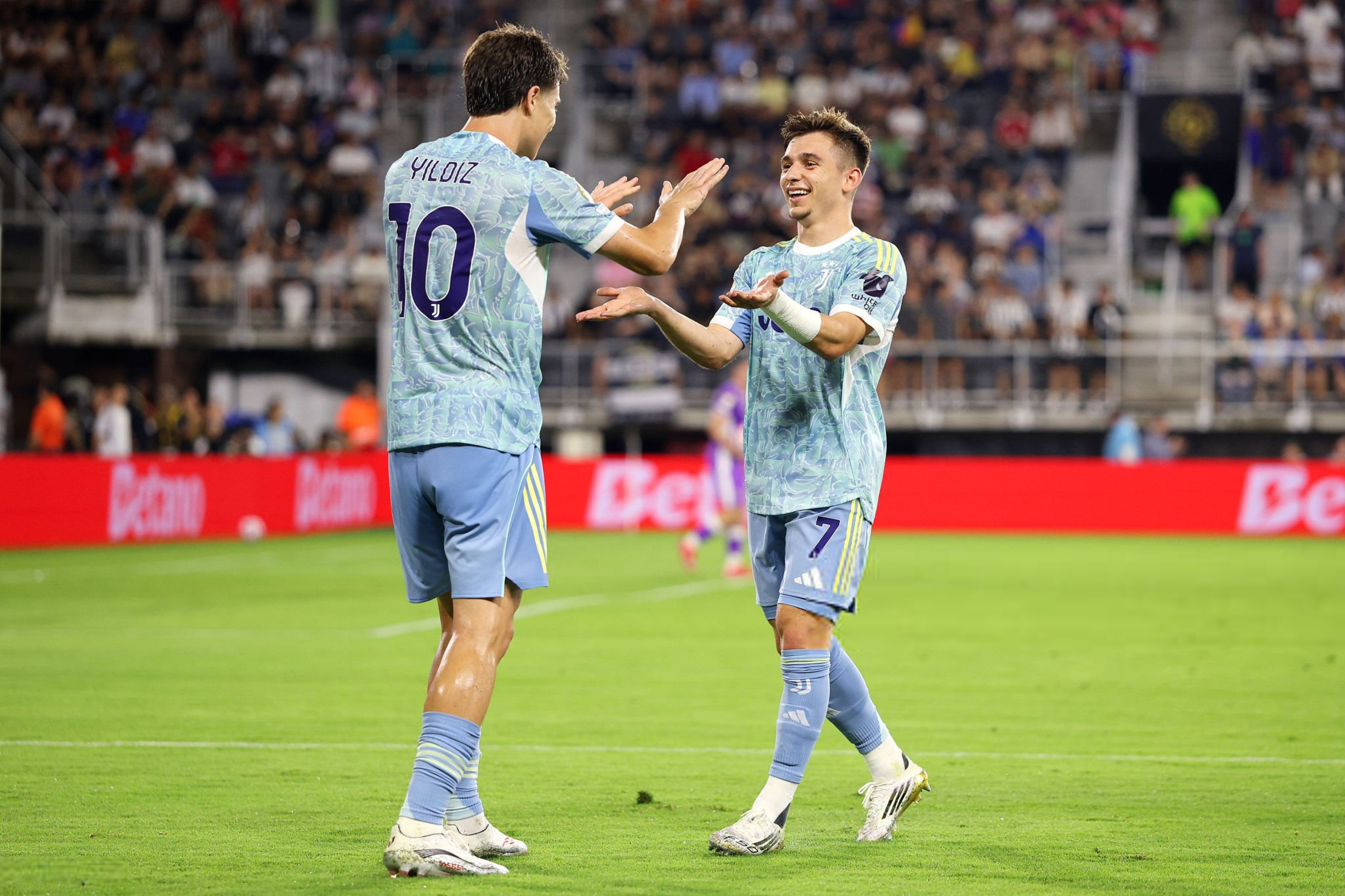 尤文图斯不敌劲旅，遭遇挑战阵痛