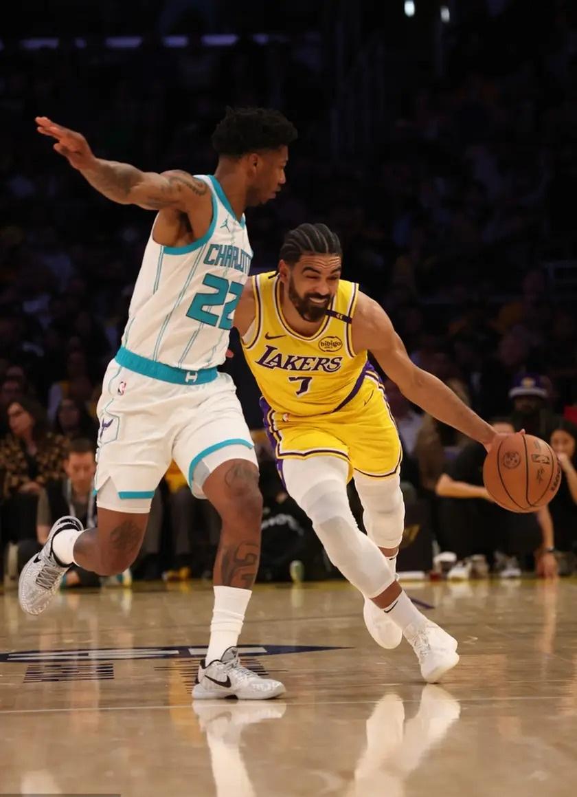 od体育亚洲官网-黄蜂不敌湖人,遭遇三连败