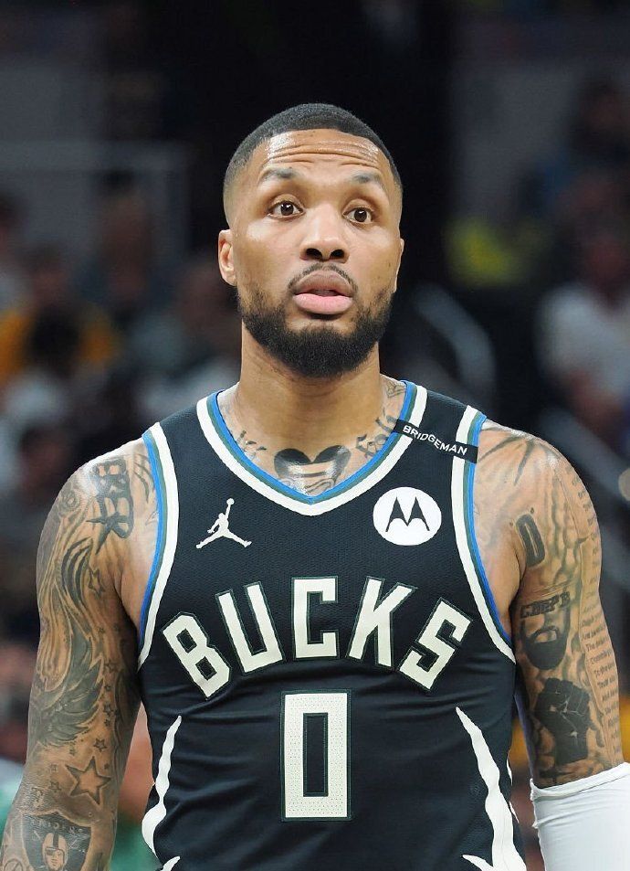 步行者客场逆转开拓者,拉佐对位利拉德火爆互跳