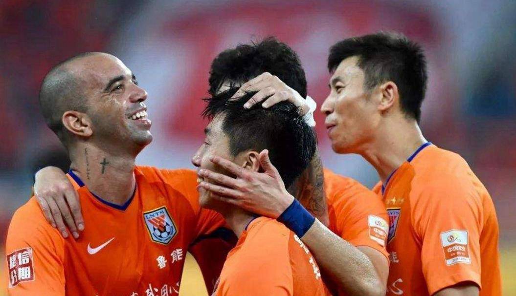 od体育入口-鲁能后卫表现出色,助球队守住胜利